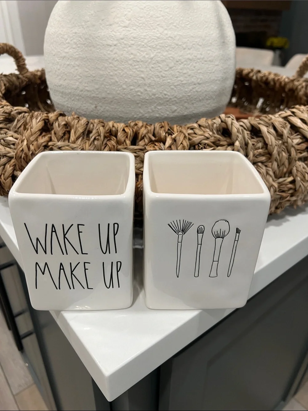 Rae Dunn 💄💋 Make up Holder.